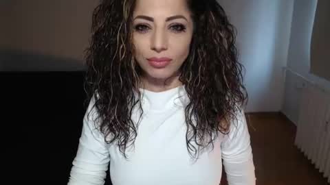 Doll online show from 01-26-25, 09:29