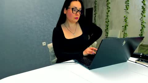 Lilith online show from 04-09-26, 05:40