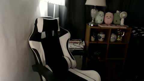 Snapshot of spoileme_babexx chatting on 01-21-25, 05:51 CALL ME RAINE online show from 01-21-25, 05:51