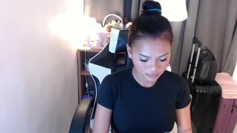 Snapshot of spoileme_babexx chatting on 02-06-25, 05:25 CALL ME RAINE online show from 02-06-25, 05:25