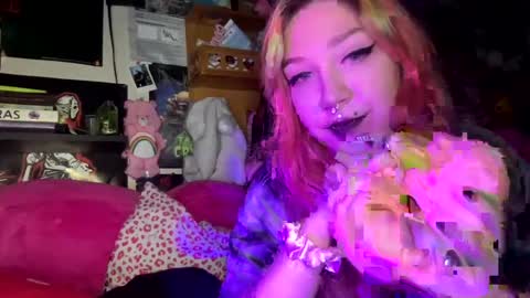 Pixie online show from 06-27-26, 01:43