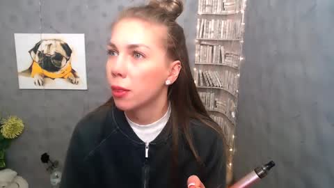 Snapshot of sport_tall_karina chatting on 03-06-25, 07:47 Karina online show from 03-06-25, 07:47