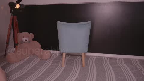 Abby online show from 10-05-25, 03:32