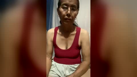 Snapshot of squirt0120 chatting on 06-11-26, 02:22 squirt0120 online show from 06-11-26, 02:22