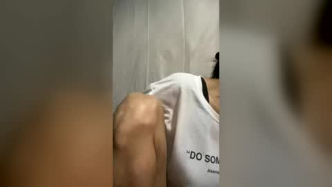 Snapshot of squirt0120 chatting on 06-21-26, 05:32 squirt0120 online show from 06-21-26, 05:32