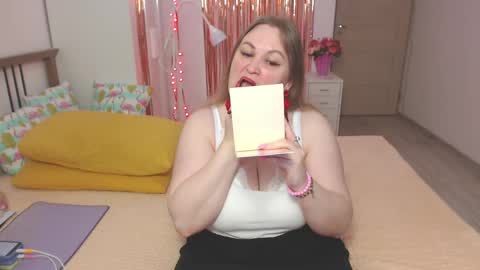 Snapshot of squirting_goddess4u chatting on 06-04-26, 09:21 Lily online show from 06-04-26, 09:21