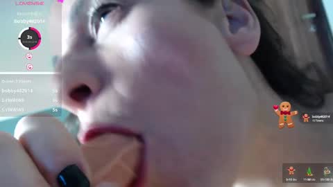Snapshot of squirtmanica chatting on 12-21-24, 05:58 Monica online show from 12-21-24, 05:58