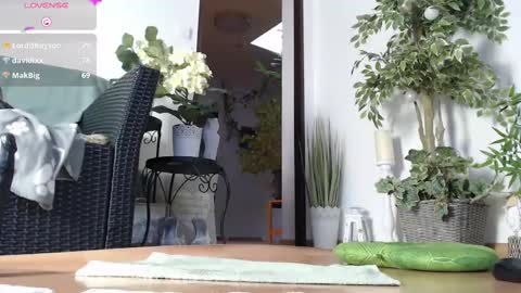Snapshot of squirtmanica chatting on 01-26-25, 07:10 Monica online show from 01-26-25, 07:10