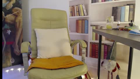 Female online show from 01-12-26, 04:56