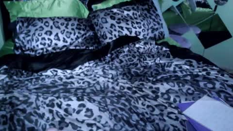 Snapshot of squirtwerps chatting on 09-19-25, 08:38 CoupleOfSquirtS online show from 09-19-25, 08:38