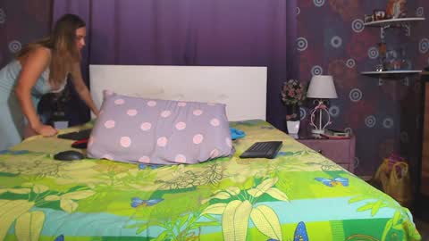 Snapshot of squirtyjess chatting on 01-17-25, 07:38 just Jess online show from 01-17-25, 07:38