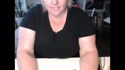 Snapshot of squirtymilfjess chatting on 12-10-24, 02:28 Messi Jessi online show from 12-10-24, 02:28