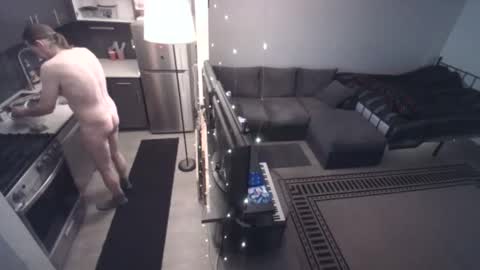 Snapshot of sqwindak chatting on 12-31-24, 08:37 sqwindak online show from 12-31-24, 08:37