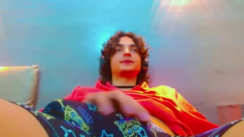 ethan online show from 11-18-25, 05:06