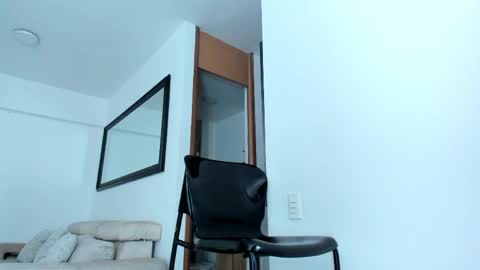 Snapshot of sr_smit_hot chatting on 05-31-26, 04:03 ANDR online show from 05-31-26, 04:03
