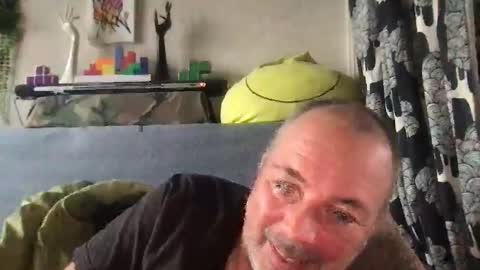 Snapshot of srekos38 chatting on 10-25-25, 08:33 srekos38 online show from 10-25-25, 08:33