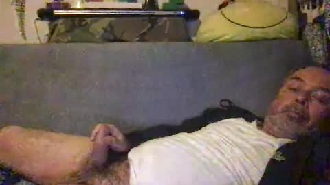 Snapshot of srekos38 chatting on 12-23-25, 12:30 srekos38 online show from 12-23-25, 12:30