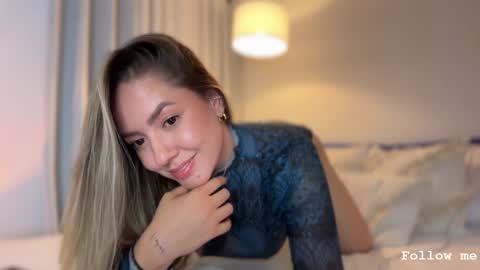 Snapshot of srta__sophie chatting on 05-29-26, 01:36 Sophie 3 online show from 05-29-26, 01:36