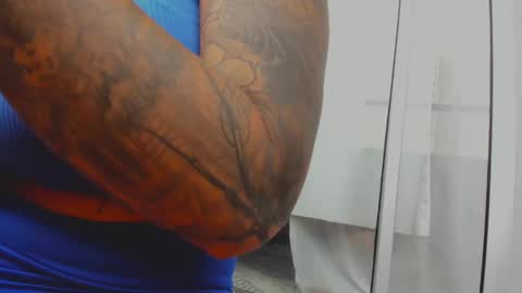 Snapshot of srta_roja chatting on 05-18-26, 04:24 Srta Roja online show from 05-18-26, 04:24