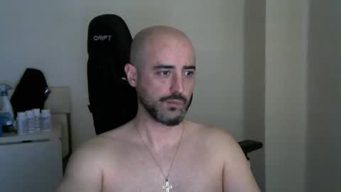 Snapshot of srtramposo chatting on 04-29-26, 04:22 srtramposo online show from 04-29-26, 04:22