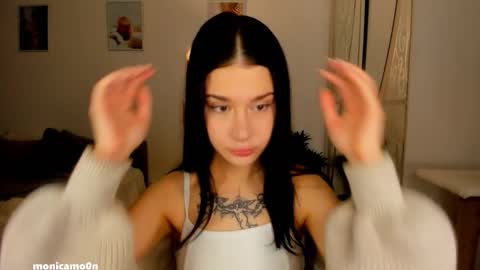 Snapshot of ssash1mii chatting on 11-25-25, 12:54 Hey guys i miss you so much online show from 11-25-25, 12:54