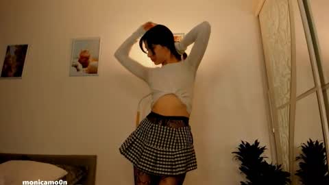 Snapshot of ssash1mii chatting on 11-30-25, 12:36 Hey guys i miss you so much online show from 11-30-25, 12:36