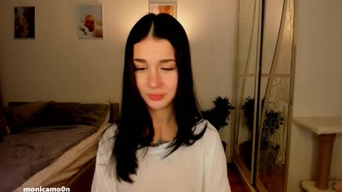 Snapshot of ssash1mii chatting on 12-05-25, 06:15 Hey guys i miss you so much online show from 12-05-25, 06:15