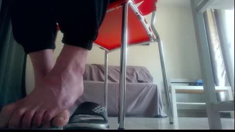 Snapshot of ssenzo chatting on 12-20-25, 11:06 ssenzo online show from 12-20-25, 11:06