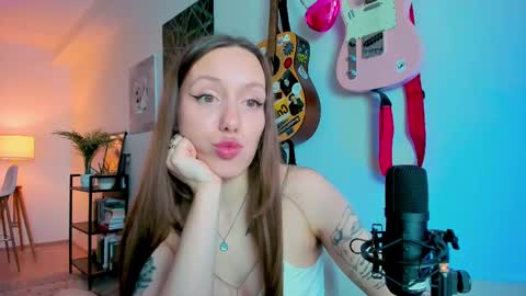 Snapshot of sshawty chatting on 03-05-25, 01:06 Anni if Im offline for a long time Im depressed feel free to support me offline online show from 03-05-25, 01:06