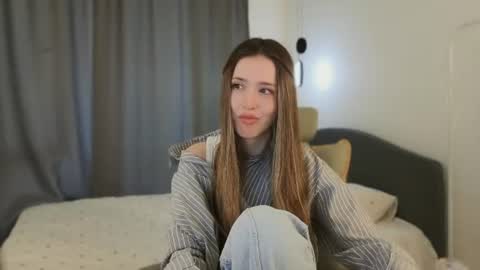Chloe online show from 06-14-26, 04:47