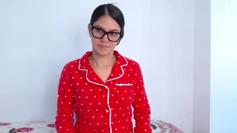 Snapshot of stacey_taylor7 chatting on 05-01-26, 12:32 stacey_taylor7 online show from 05-01-26, 12:32