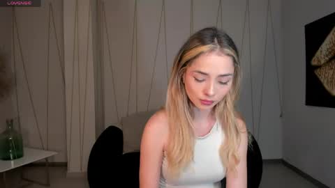 Snapshot of staceywood_ chatting on 05-11-26, 11:49 Stacy Woods online show from 05-11-26, 11:49