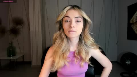 Snapshot of staceywood_ chatting on 05-14-26, 11:39 Stacy Woods online show from 05-14-26, 11:39