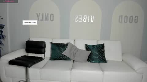 Snapshot of staceywood_ chatting on 06-12-26, 10:47 Stacy Woods online show from 06-12-26, 10:47