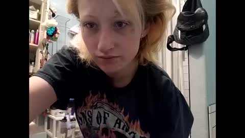 Snapshot of stacisavige chatting on 01-20-25, 05:48 Sinserity online show from 01-20-25, 05:48