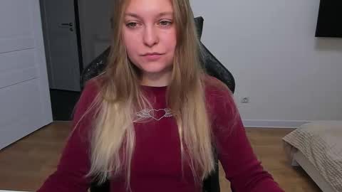 Snapshot of stacy_miraclee chatting on 12-19-25, 10:55 Stacy online show from 12-19-25, 10:55