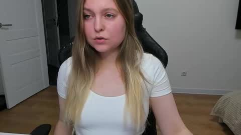 Snapshot of stacy_miraclee chatting on 02-04-26, 03:29 Stacy online show from 02-04-26, 03:29