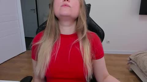 Snapshot of stacy_miraclee chatting on 02-16-26, 11:06 Stacy online show from 02-16-26, 11:06