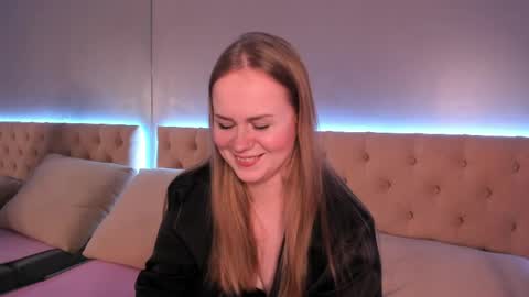 Snapshot of stacy_moorexx chatting on 05-05-26, 08:39 STACY online show from 05-05-26, 08:39