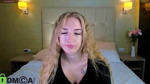 Snapshot of stacy_riiver chatting on 09-24-25, 07:55 Stacy Mon Tue Wed Thu Fri Sun GMT GMT 3 1000am - 0400pm online show from 09-24-25, 07:55