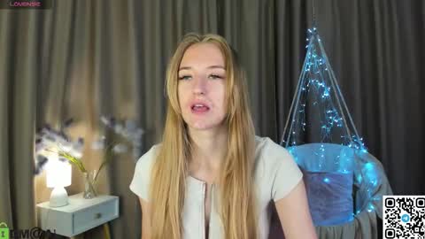 Snapshot of stacy_riiver chatting on 09-30-25, 07:35 Stacy Mon Tue Wed Thu Fri Sun GMT GMT 3 1000am - 0400pm online show from 09-30-25, 07:35