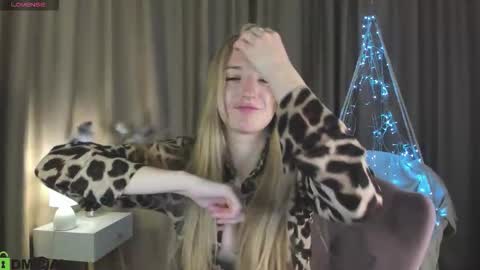 Snapshot of stacy_riiver chatting on 10-03-25, 08:55 Stacy Mon Tue Wed Thu Fri Sun GMT GMT 3 1000am - 0400pm online show from 10-03-25, 08:55