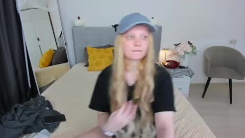 Snapshot of stacy_starrrr chatting on 10-29-25, 09:11 Stacy online show from 10-29-25, 09:11