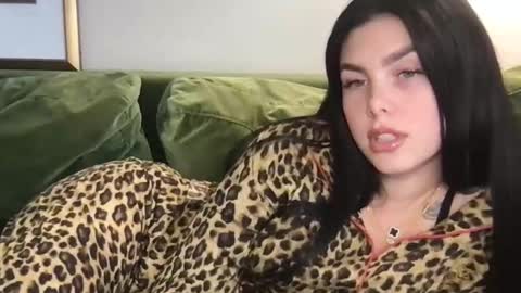 Snapshot of stacywithuu chatting on 11-24-25, 07:24 Stacy online show from 11-24-25, 07:24