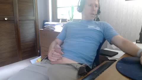 Snapshot of stanmycockup chatting on 06-17-26, 07:59 StanmycockUp online show from 06-17-26, 07:59