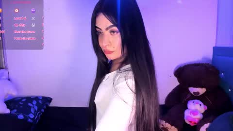 Snapshot of star_darling chatting on 11-08-25, 01:06 S T A R online show from 11-08-25, 01:06