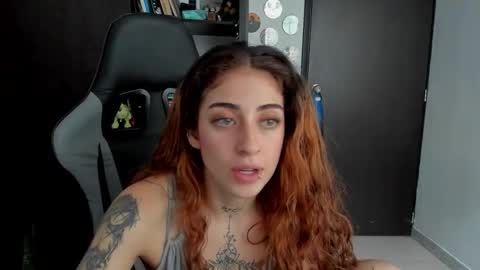 Snapshot of star_shooting chatting on 10-10-25, 09:47 star_shooting online show from 10-10-25, 09:47