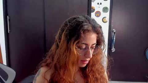 Snapshot of star_shooting chatting on 10-24-25, 01:24 star_shooting online show from 10-24-25, 01:24