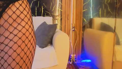 starlight_mature11_aws online show from 02-22-26, 05:19