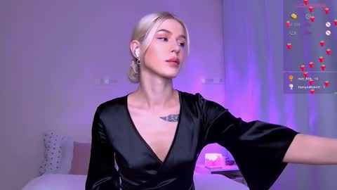 Snapshot of starlightstacey chatting on 09-20-25, 01:28 Stacey online show from 09-20-25, 01:28